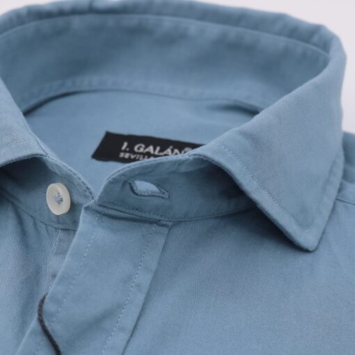 Camisa 2 bolsillos color azul petroleo