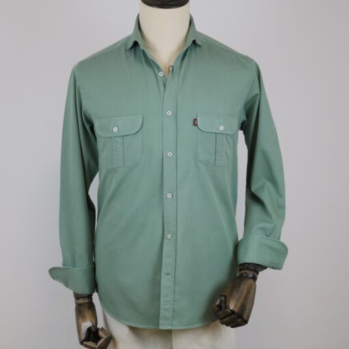 Camisa dos bolsillos algodón verde claro