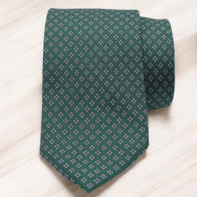 Corbata de seda verde. Hecha en Italia