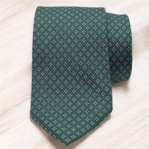 Corbata de seda verde. Hecha en Italia